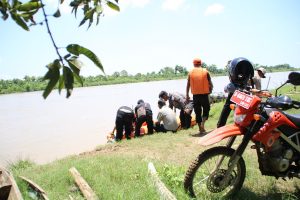 Foto Pencarian Korban Tenggelam di Sungai Waledan